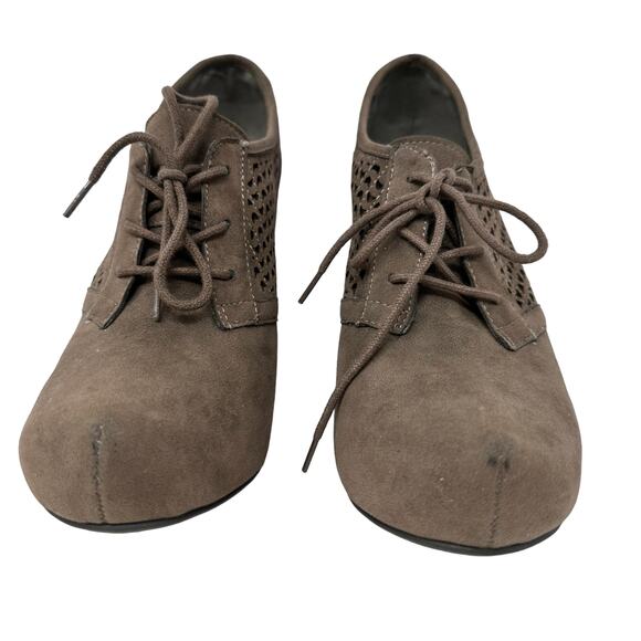 Fergalicious Dade Wedge Oxford Booties Womens 8.5 Taupe Brown Cutout Lace Up - Picture 5 of 11